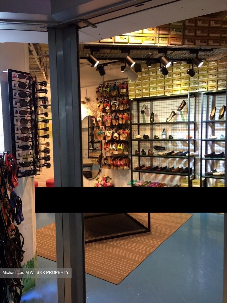 Queensway Tower / Queensway Shopping Centre (D3), Retail For Sale